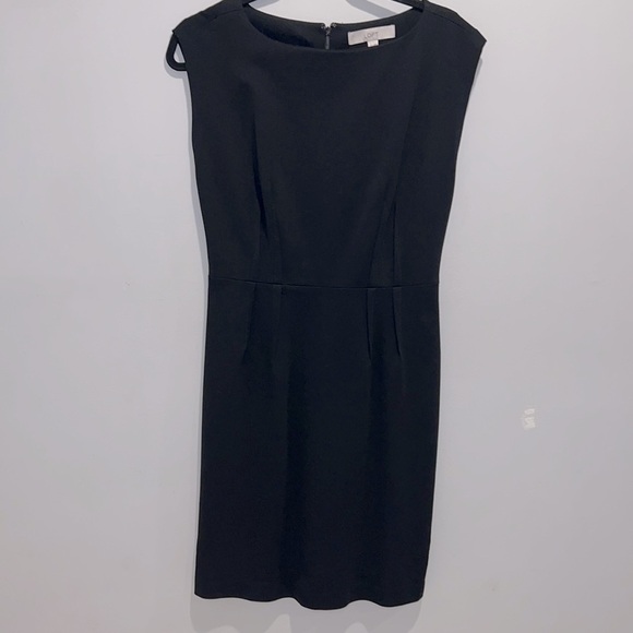 LOFT Black shift dress with front and back darts.  Size 6 T - Picture 2 of 11